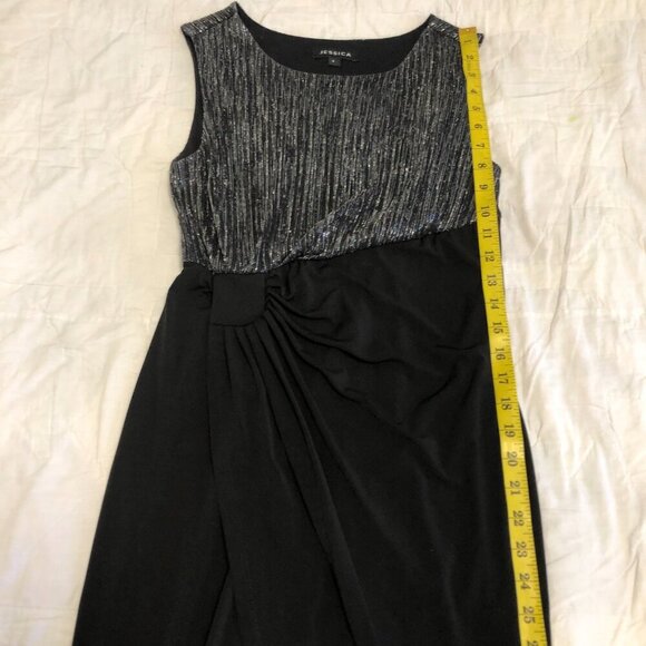 3/$25 ❥Jessica Sleeveless Silver Metallic Black Knee Length Stretch Dress Size 4 - Picture 8 of 9